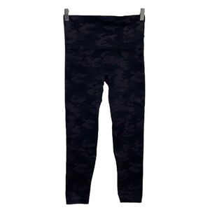 Spanx Leggings Women’s Size Large Black Camo Look at Me Now Seamless Leggings